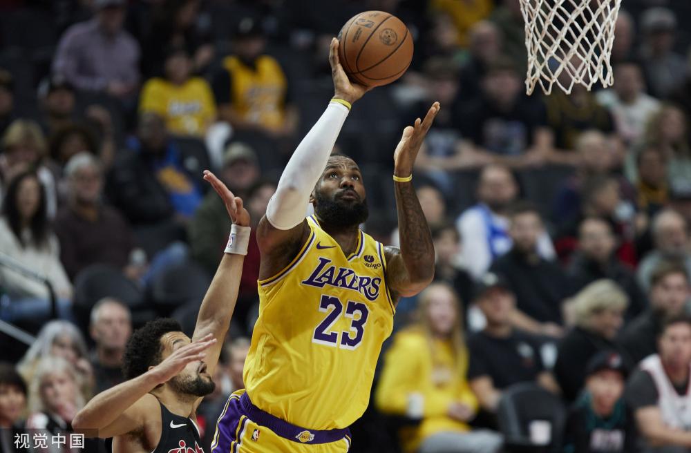 她面对世界 她面对世界