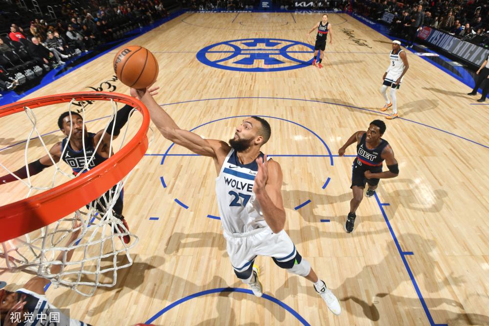 伯顿的表现 伯顿的表现